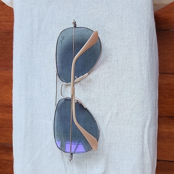 Ray-Ban aviators with case - Picture 3 of 4